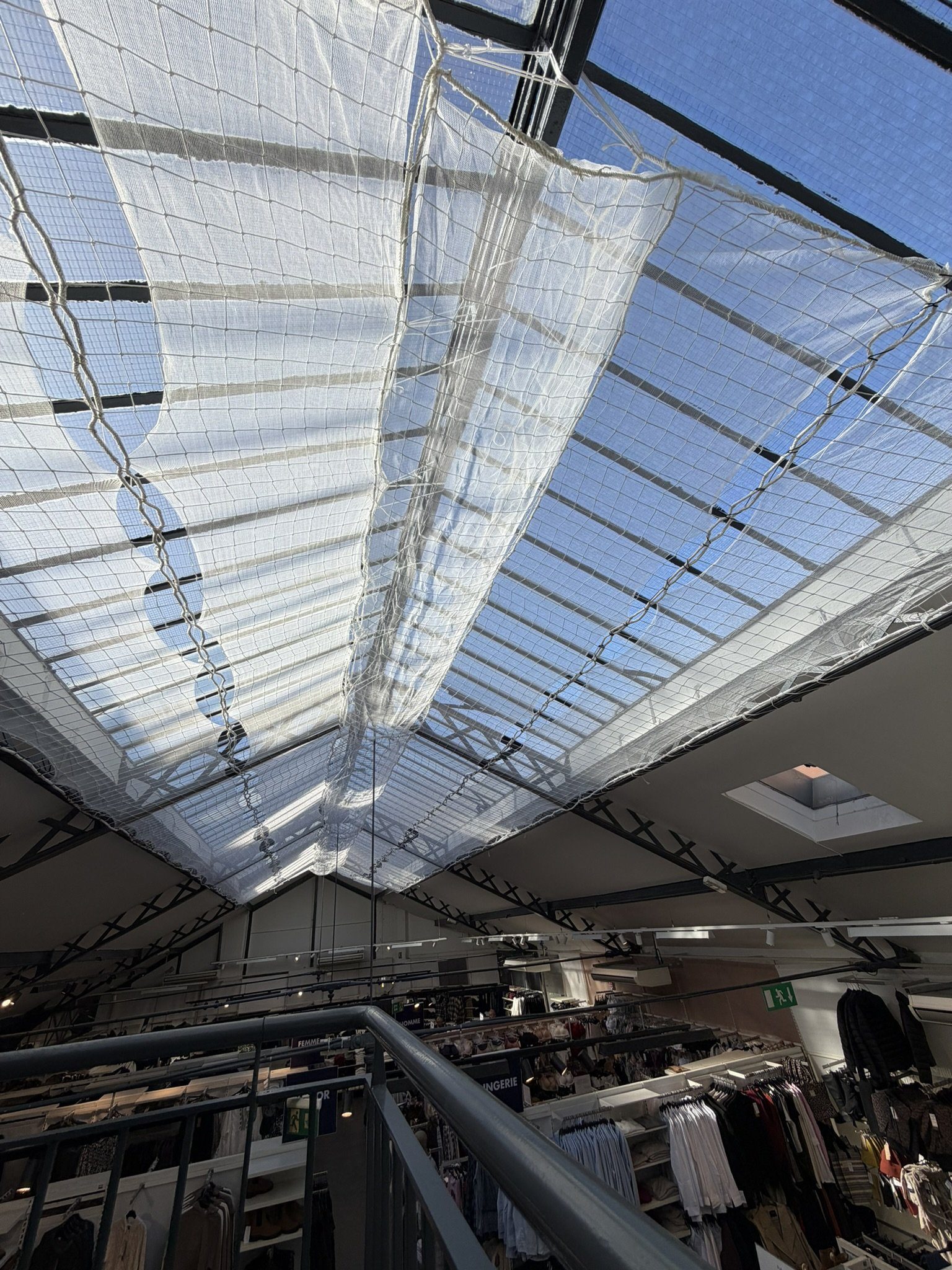 Filet de protection installé - chantier S.I.S - IDF