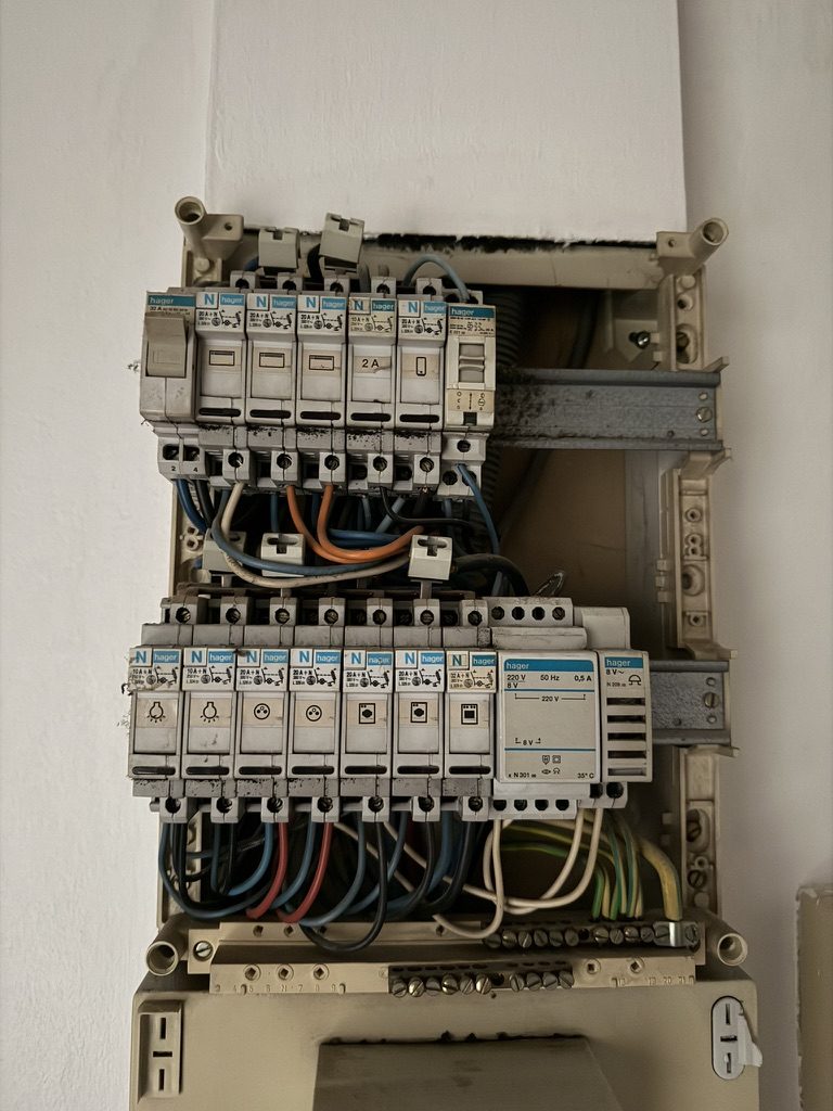 Tableau électrique vétuste - chantier S.I.S - IDF